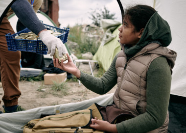 식량부족을 겪는 이웃 돕기
